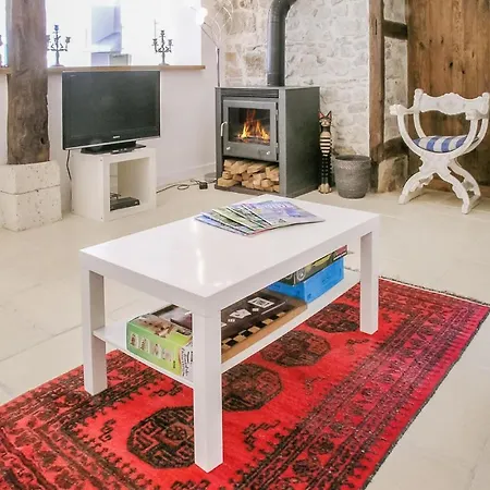 Riverside Retreat * La Barde