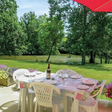 펜션 Riverside Retreat *