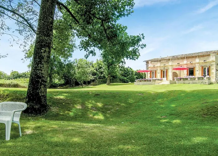 Riverside Retreat * La Barde